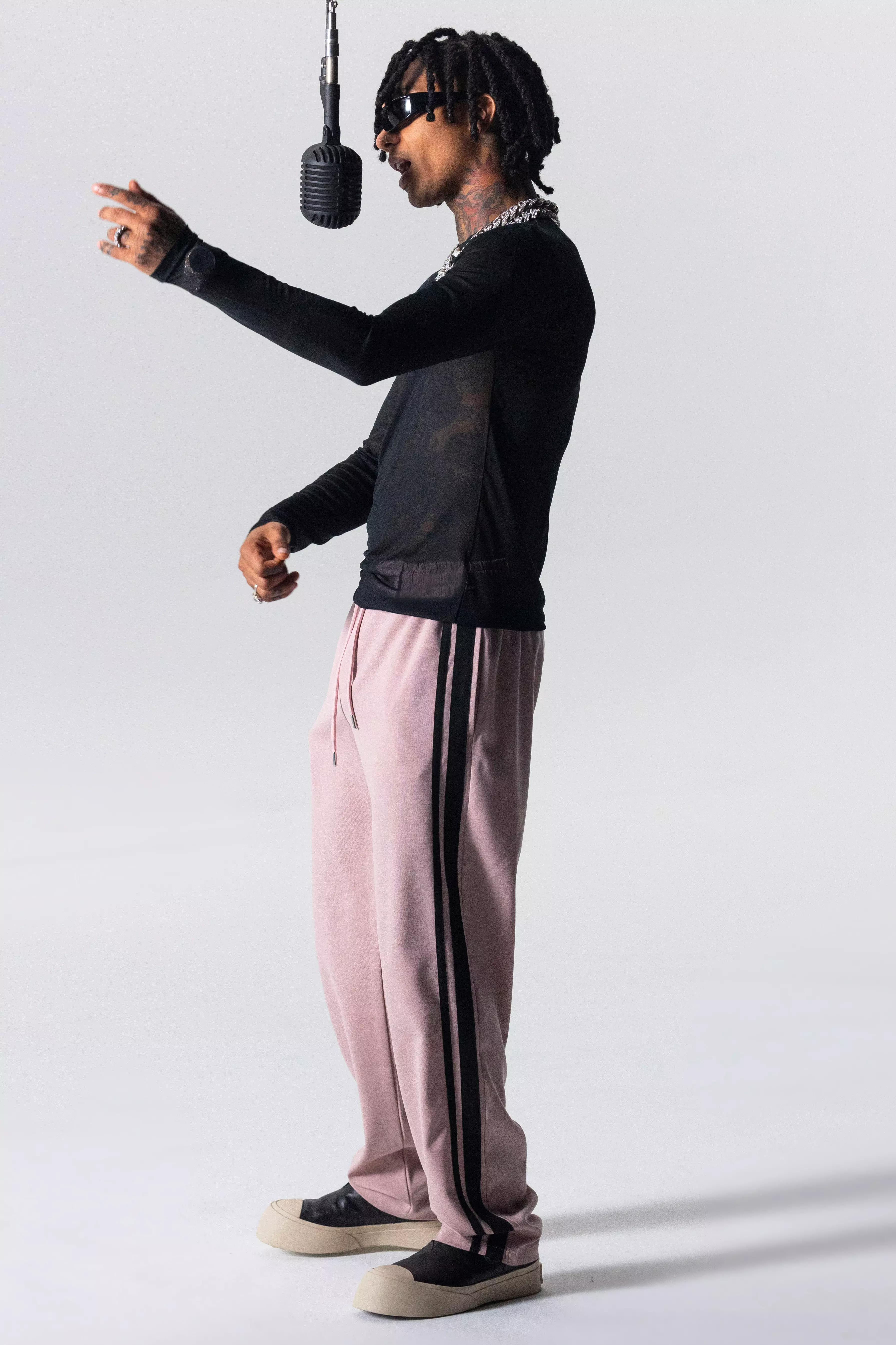 Side stripe online sweatpants